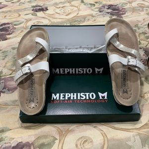 Soffi. Mephisto white/silver sandal